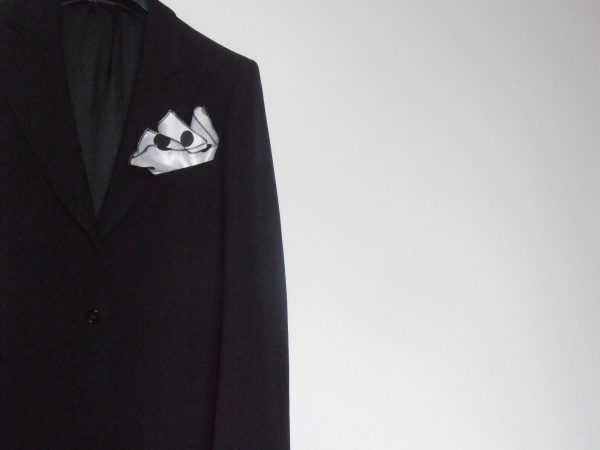 Pochette da uomo, come scegliere quella giusta per te