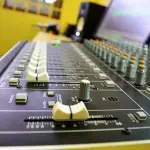 Perché il noleggio di impianti audio professionali fa la differenza in ogni evento