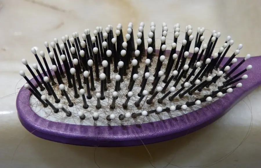 Fermare il diradamento precoce dei capelli: come infoltirli